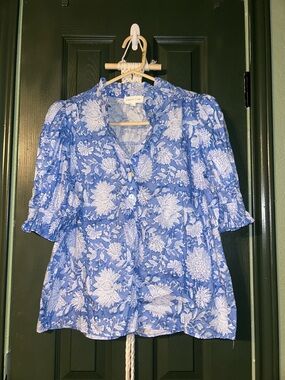 entro Blue and White Floral Button-Front Blouse
